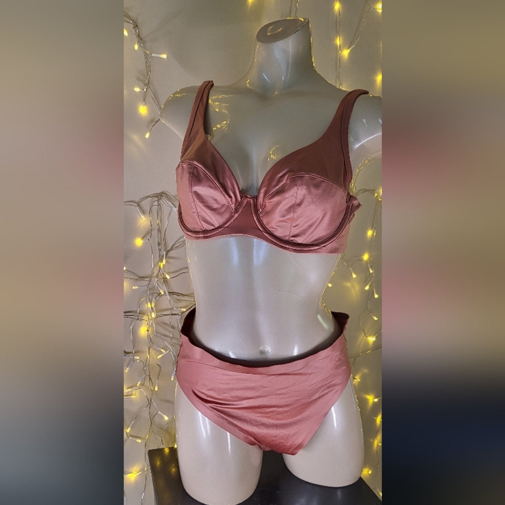 Agent Provocateur Rose Satin Bra Set Lot 125